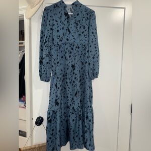 Elegant Blue and Black Patterned Dress